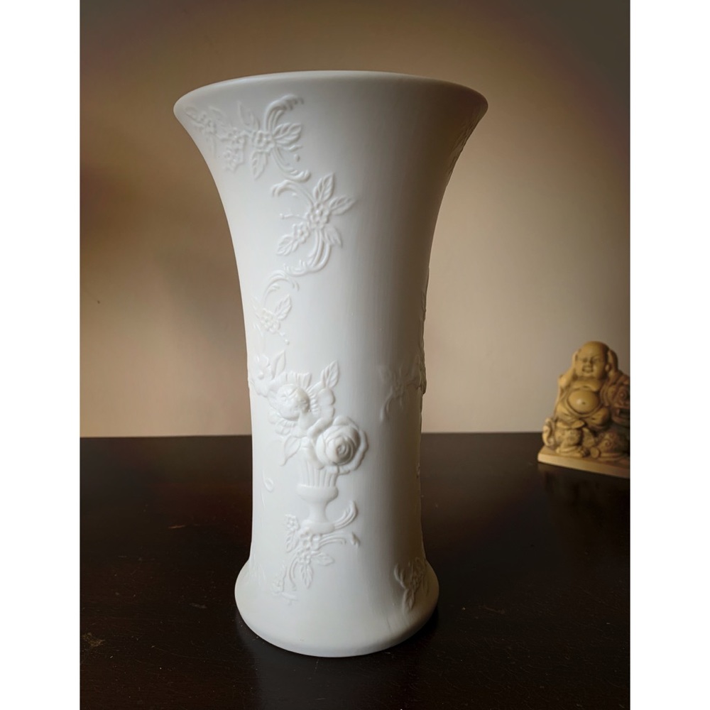 vintage Kaiser bisque porcelain floral vase
